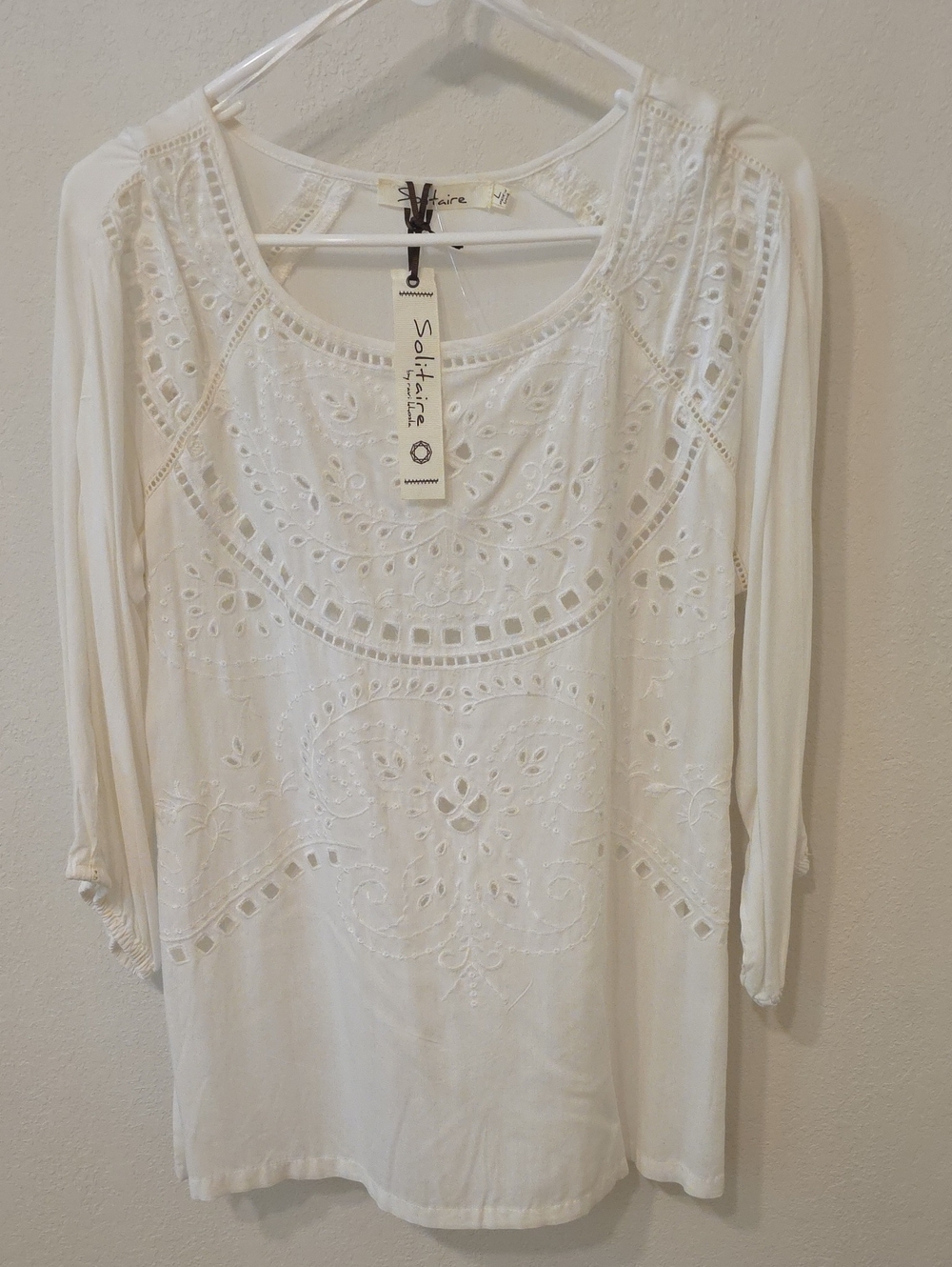 Nwt Solitaire Lightweight Rayon Top With Embroidery